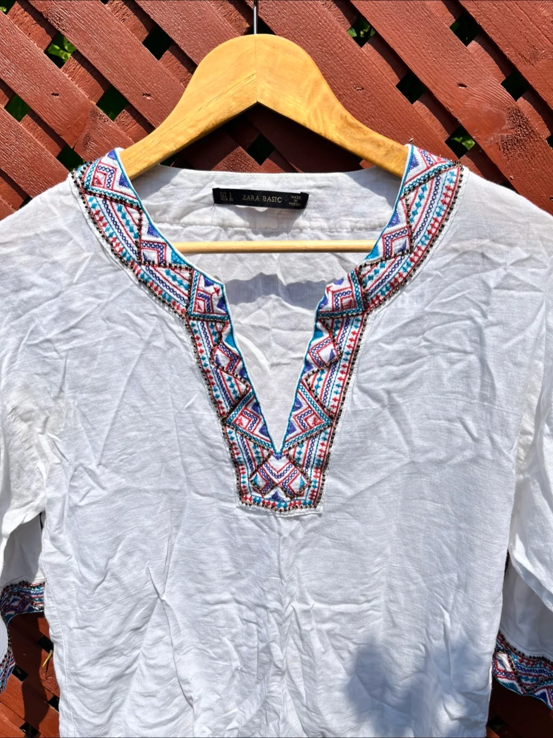 Zara Basic White Embroidered Blouse - Size M image indicator(2)