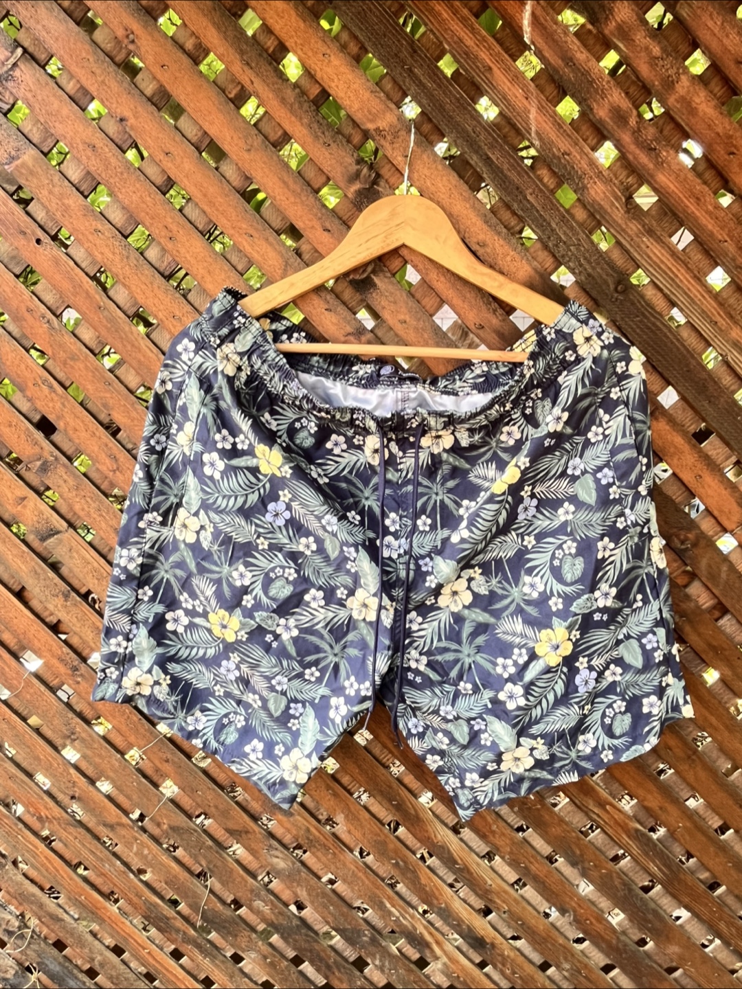 Trunks Floral Swim Shorts - L/G