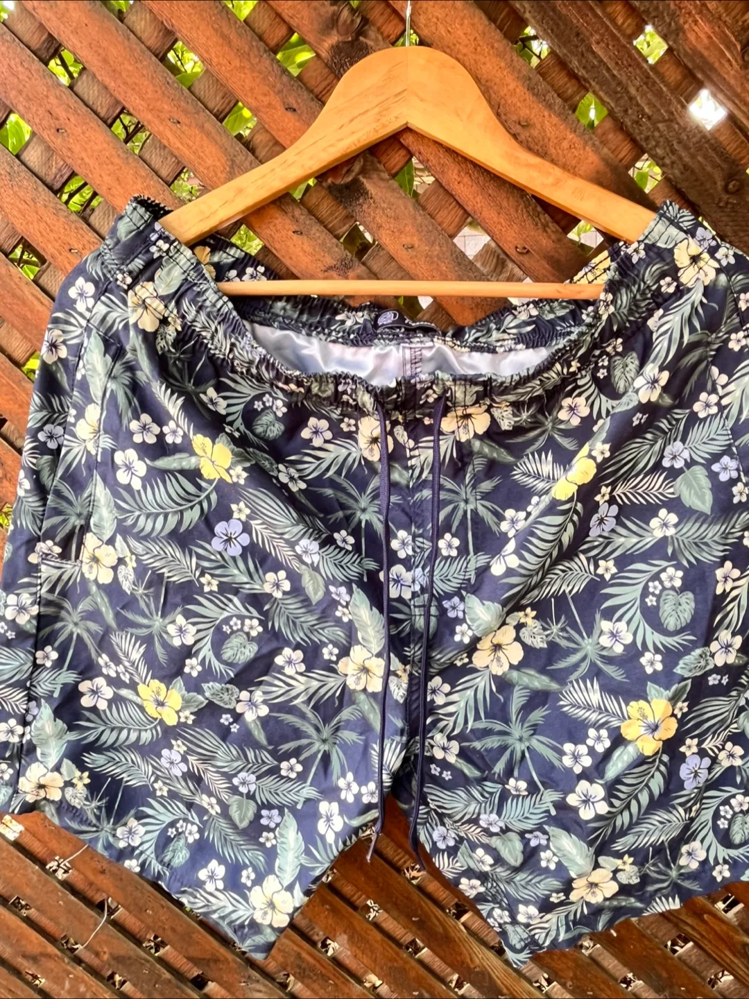 Trunks Floral Swim Shorts - L/G image indicator(2)