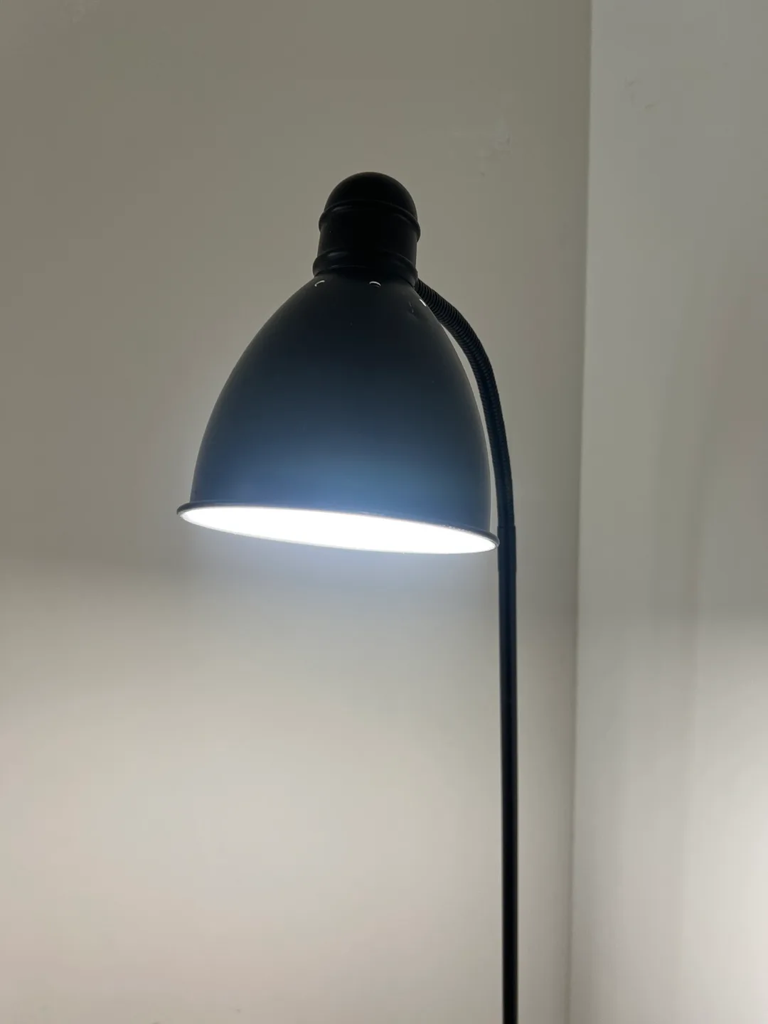 Floor Lamp - Black image indicator(3)