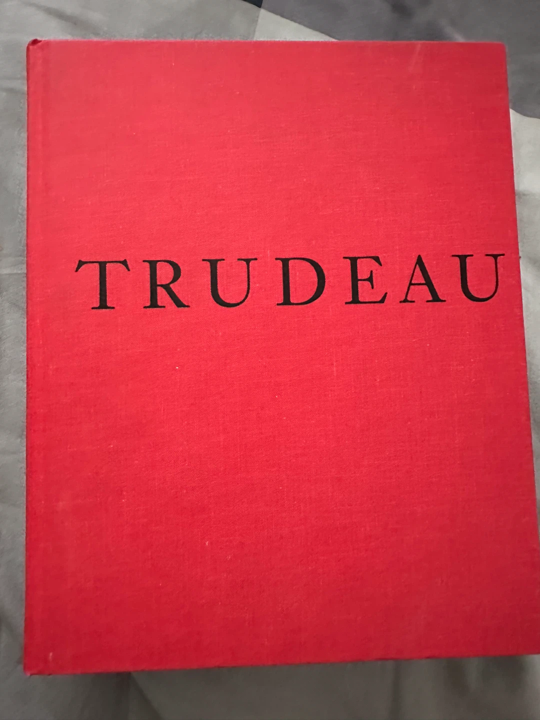 set of 3 books bout Toronto and Canada - photo 2