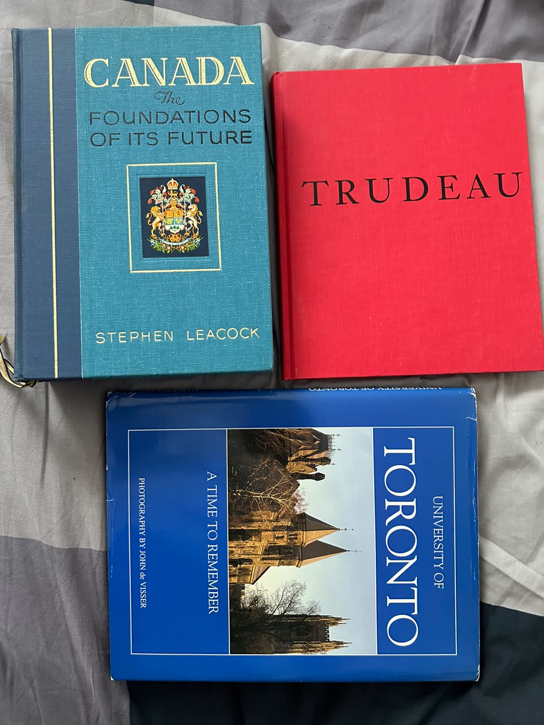 set of 3 books bout Toronto and Canada