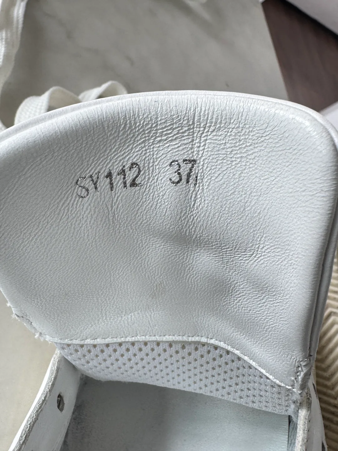 authentic Louis Vuitton White Leather Sneakers - Size 37 image indicator(5)