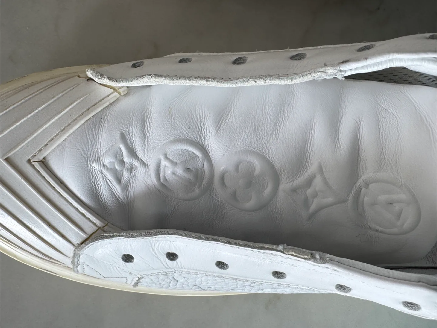 authentic Louis Vuitton White Leather Sneakers - Size 37 image indicator(7)