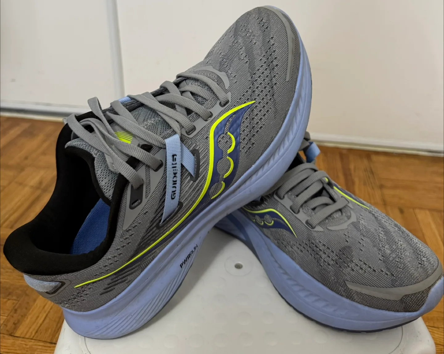 Move Out Sale! Saucony Ride 16 Women's Running Shoes, Size 9.5 image indicator(3)