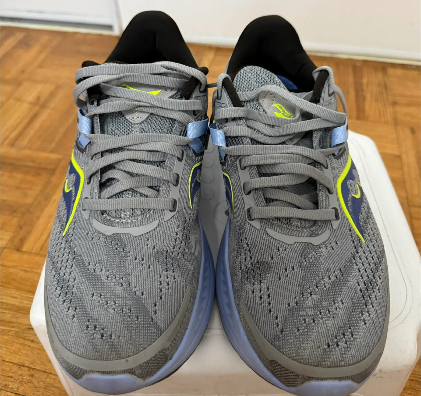 Move Out Sale! Saucony Ride 16 Women's Running Shoes, Size 9.5 image indicator(2)