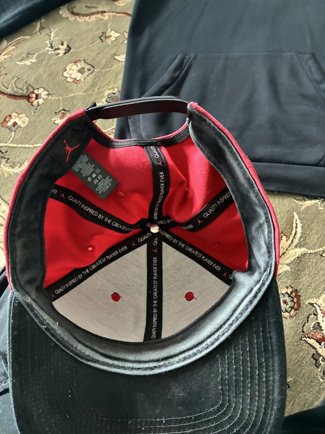 Jordan Black Hoodie Size M & Red/Black Hat - photo 4