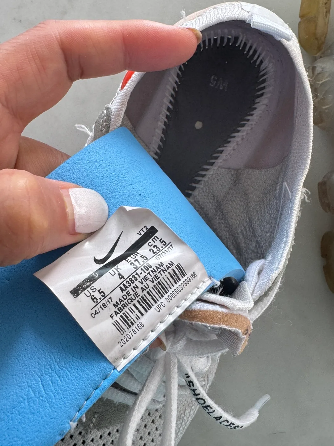 Nike Air VaporMax Off-White, Size US 6.5 image indicator(3)