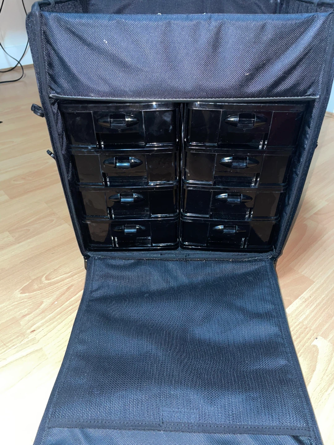 Rolling Makeup Artist Train Case - Black - photo 4