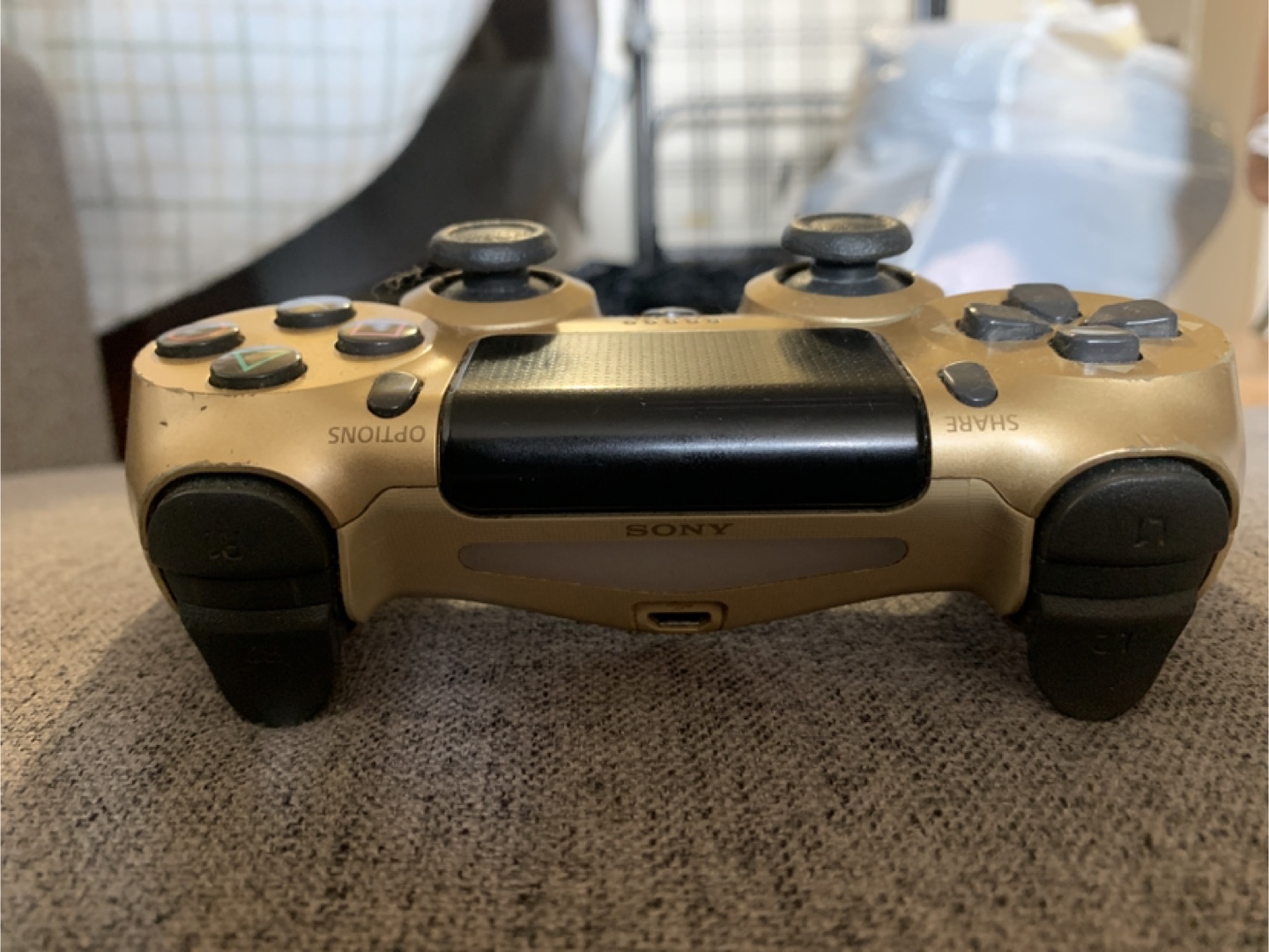 Sony PS4 Dualshock 4 Gold Controller - photo 3