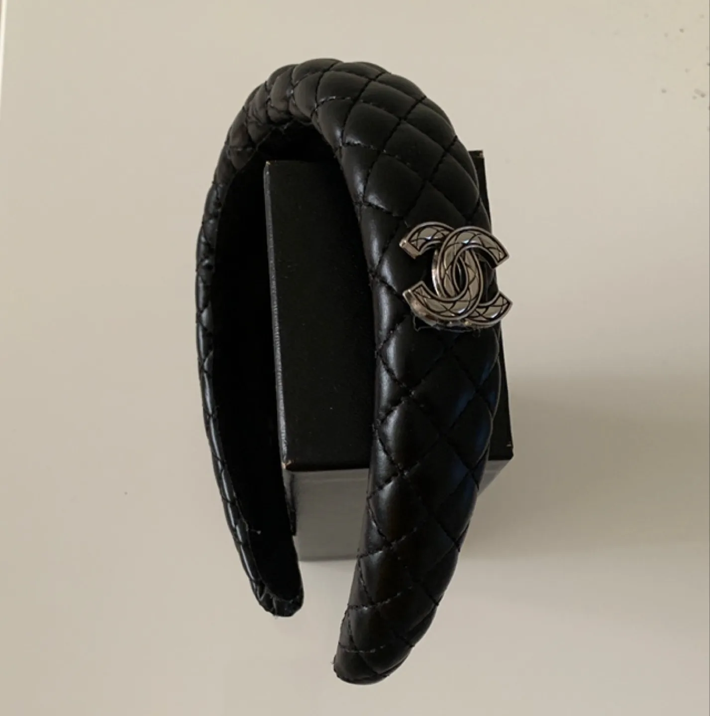 Chanel Black Quilted Headband image indicator(4)