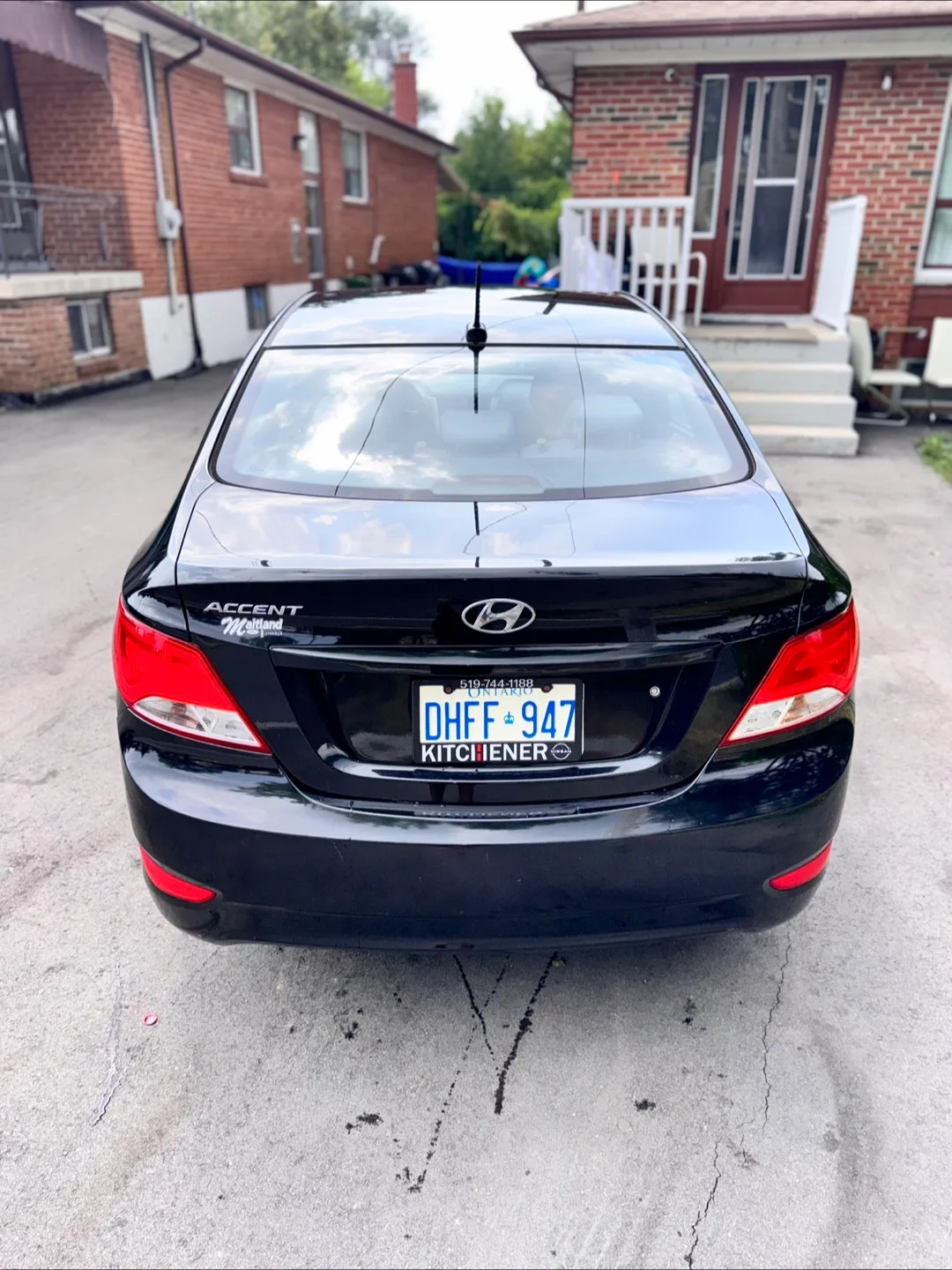 Hyundai Accent - Black image indicator(6)