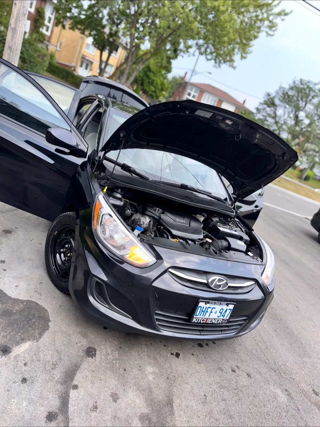 Hyundai Accent - Black image indicator(2)