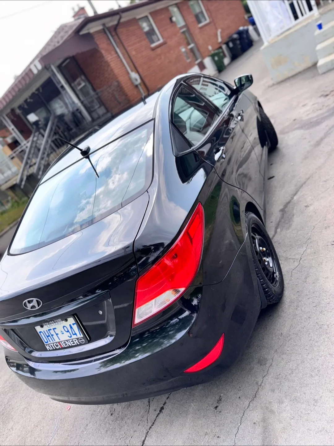 Hyundai Accent - Black image indicator(7)