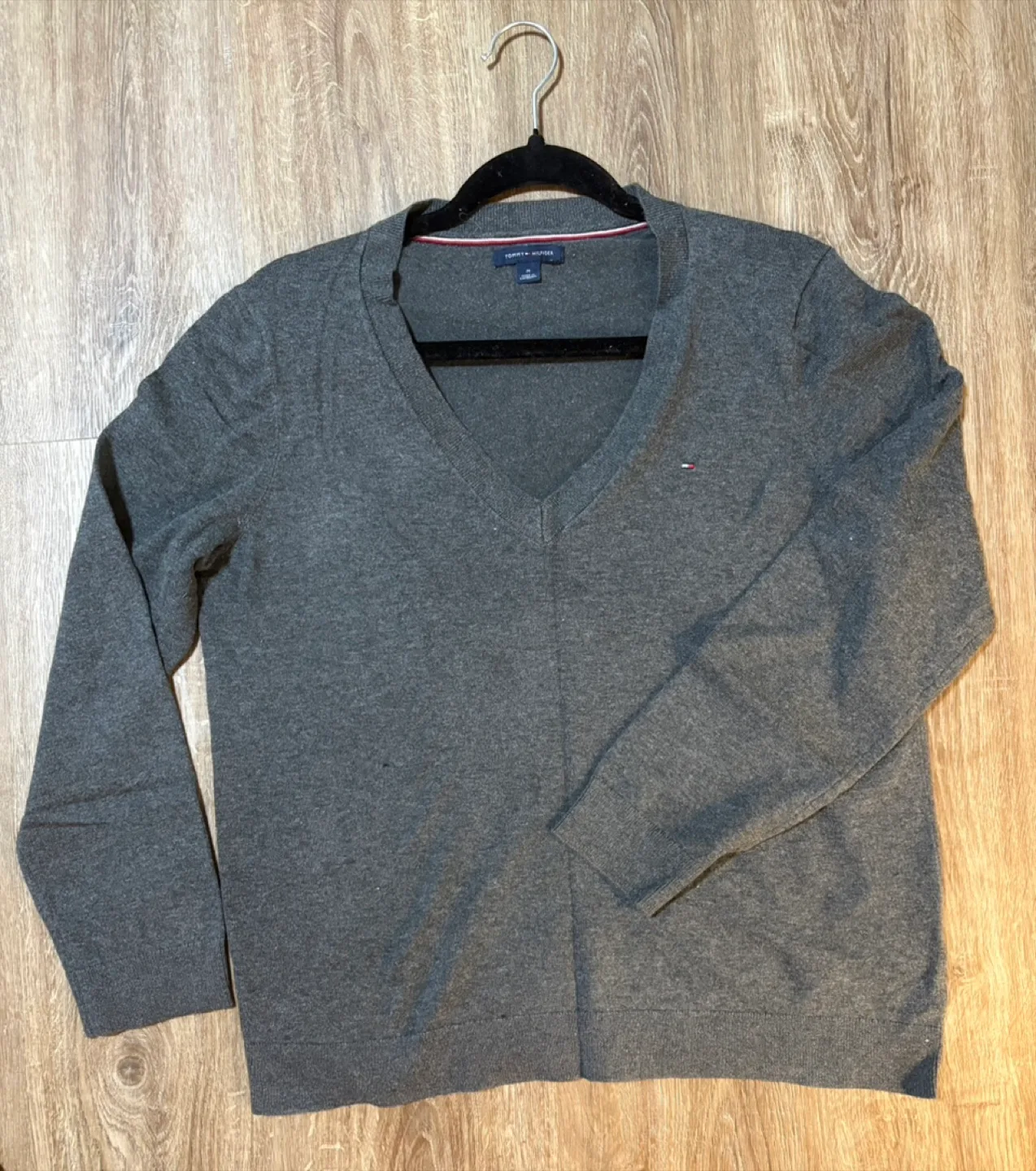 Tommy Hilfiger Gray V-Neck Sweater - Size M thumbnail