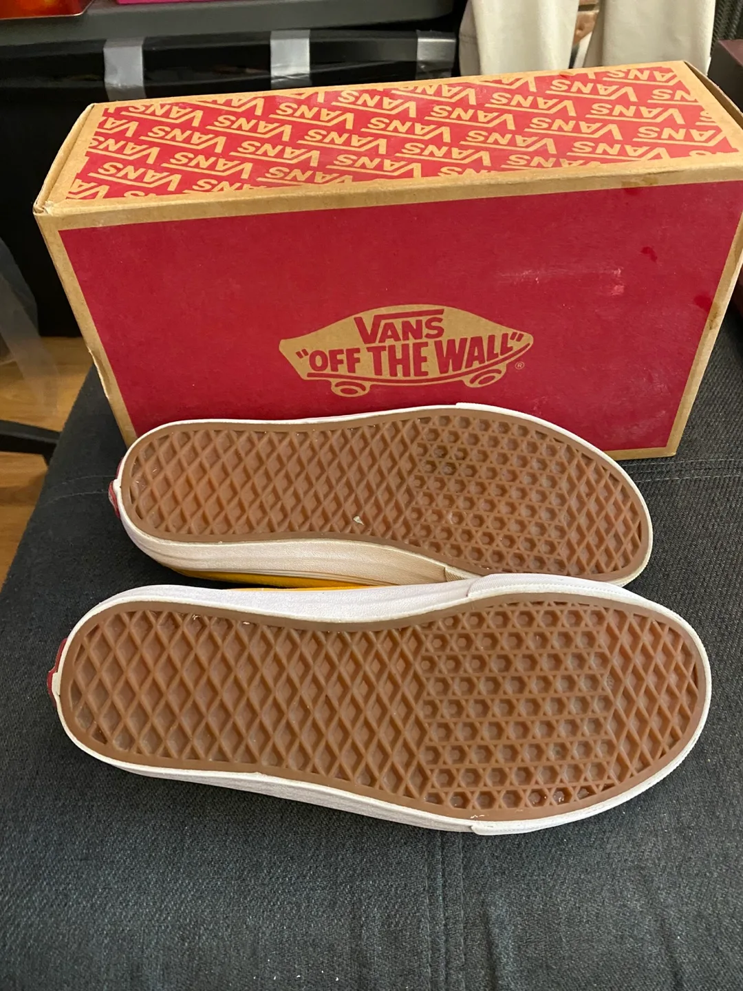 Vans Sport Shoes - Size 9 US Men's - Mustard Yellow image indicator(3)