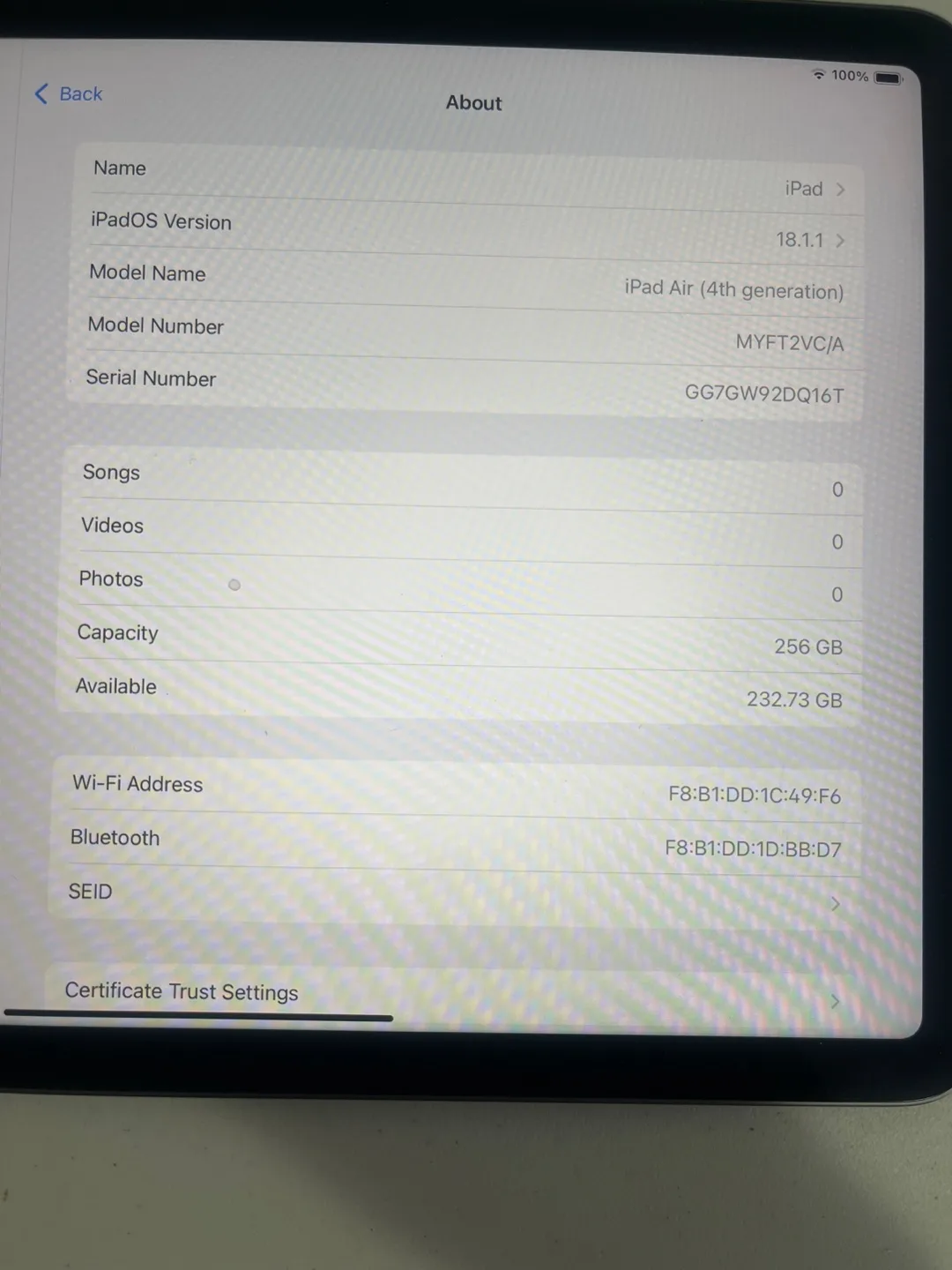 iPad Air 4th Gen 256GB - Excellent Condition image indicator(2)