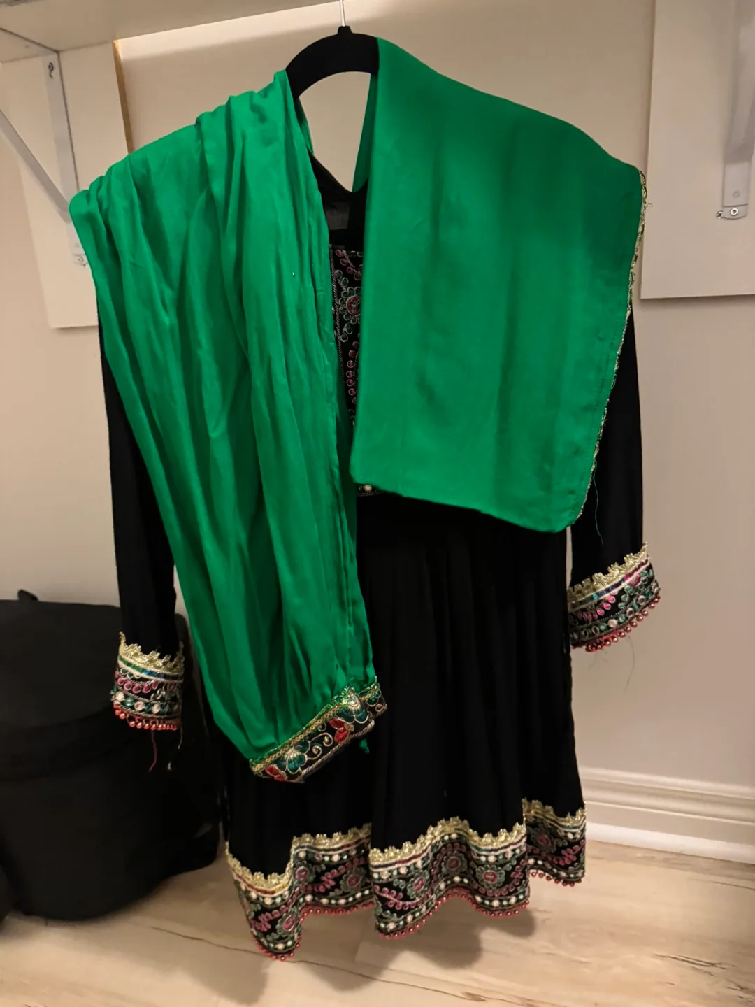 Afghani dress (kids) image indicator(5)