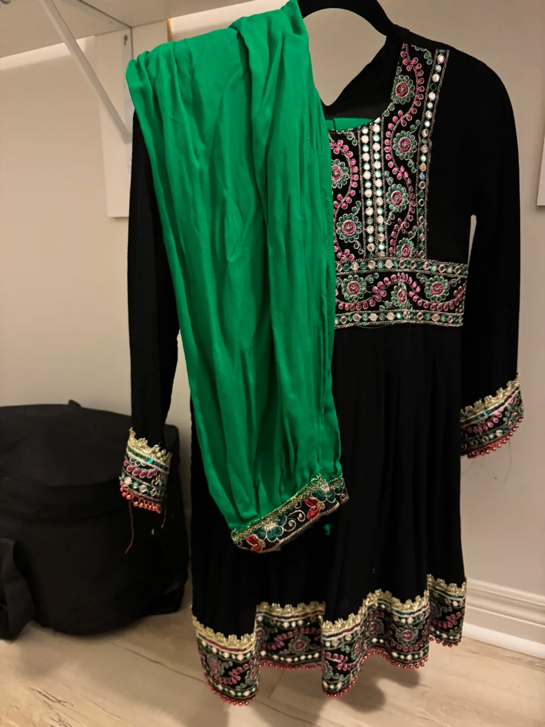 Afghani dress (kids) image indicator(3)