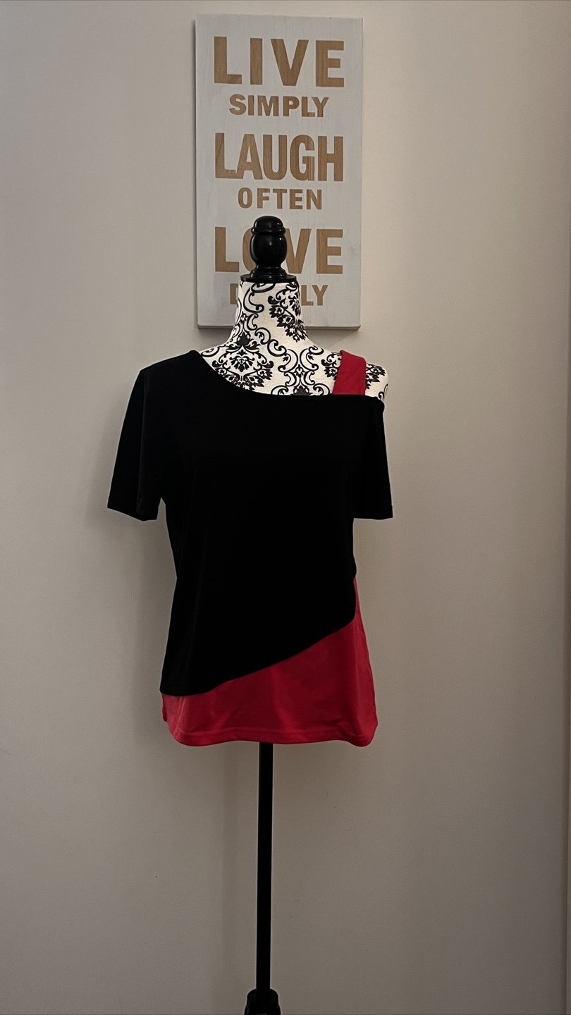 Black & Red Asymmetrical Top - photo 3