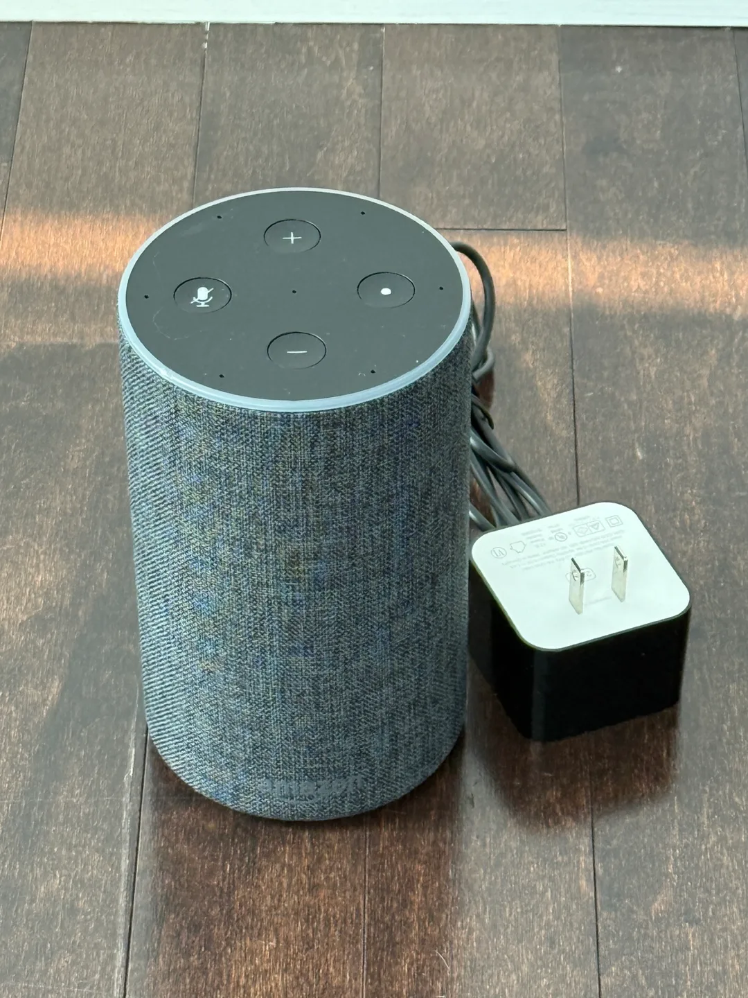 Amazon Echo (2nd Gen) – Charcoal Fabric image indicator(2)