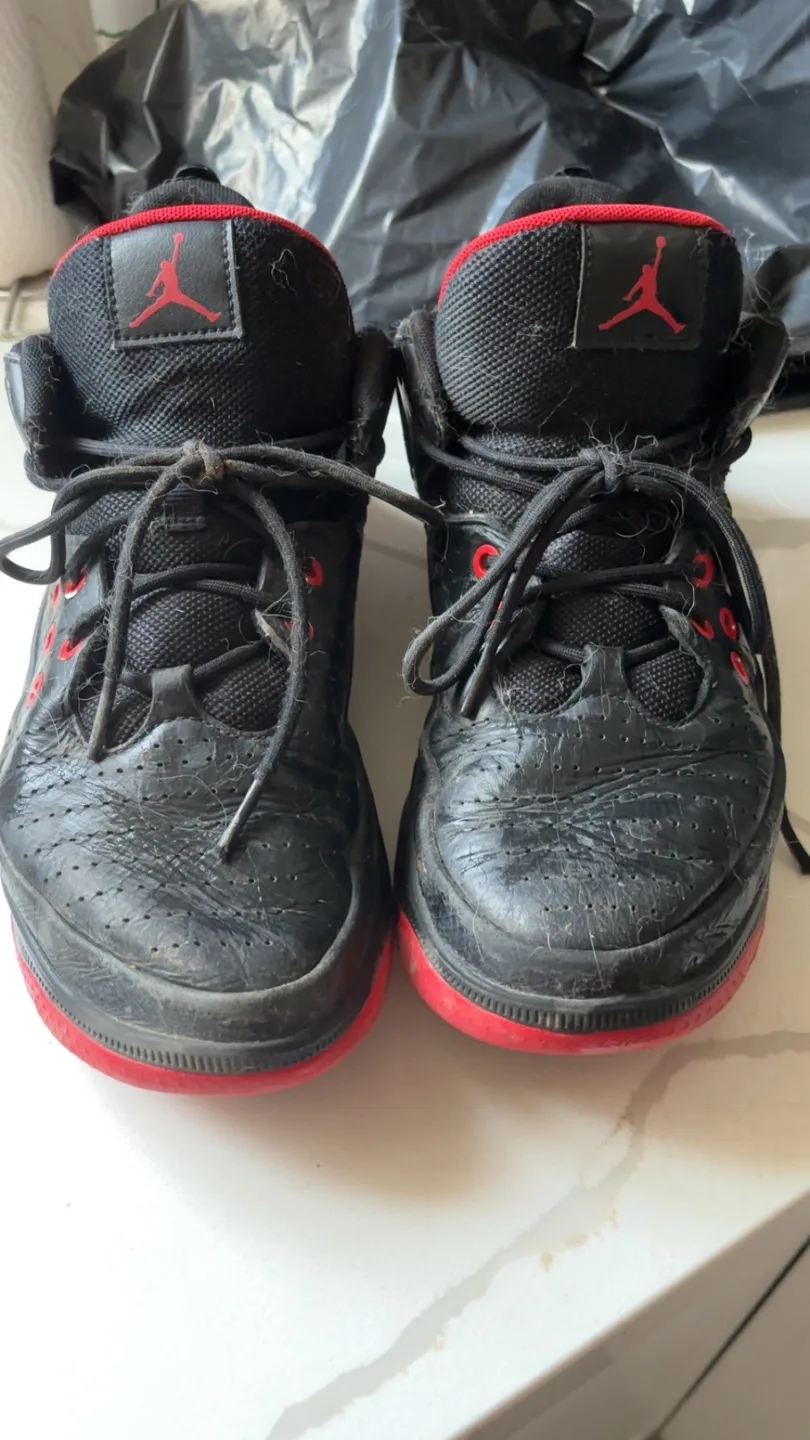Jordan Boys' Basketball Shoes - Size 9 thumbnail