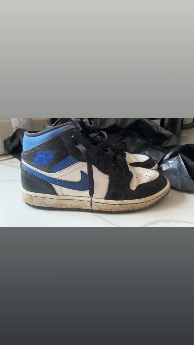 Jordan 1 Mid Black/White/Hyper Royal - US 8.5 thumbnail