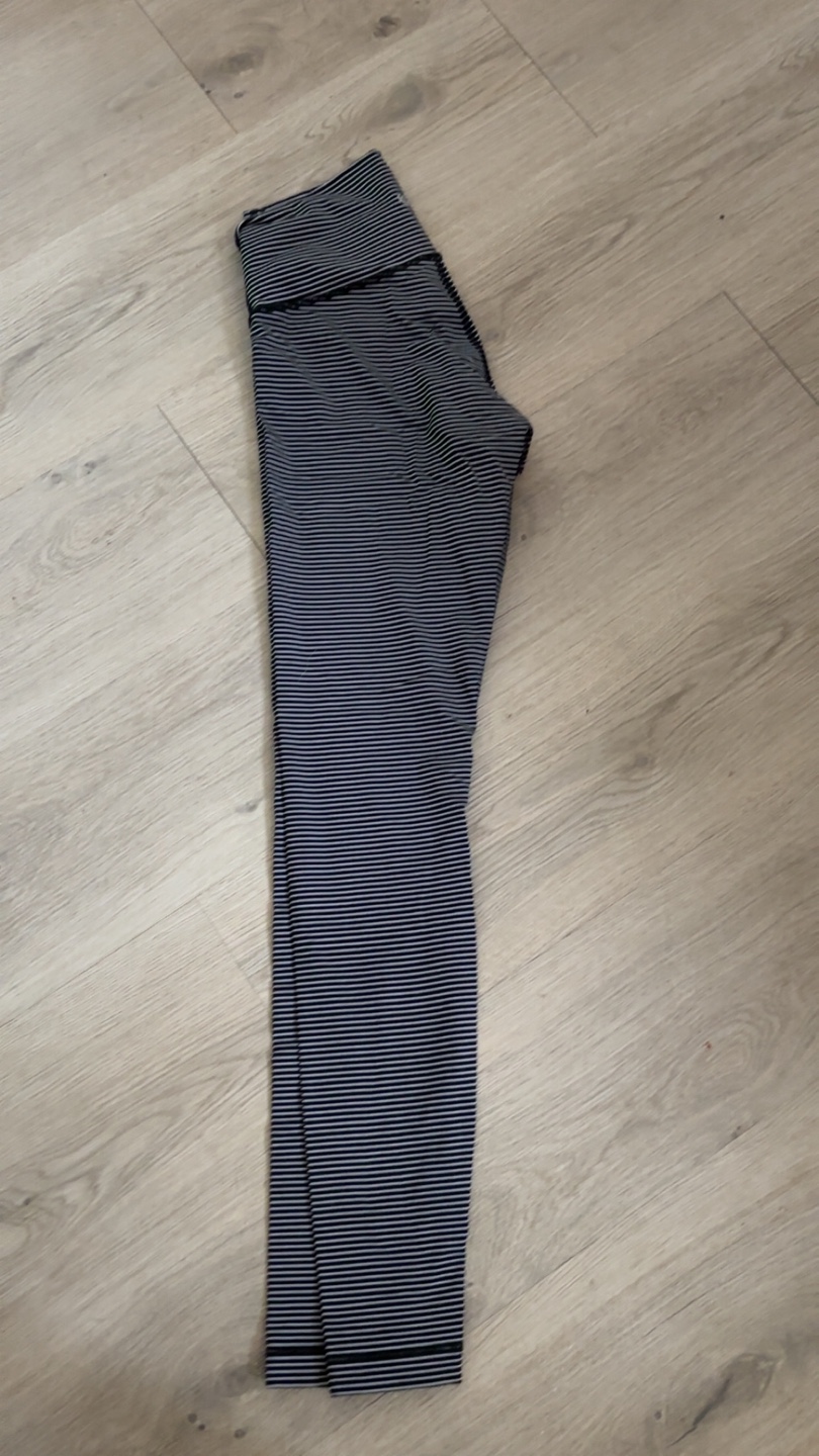 Lululemon Striped Leggings - Size 6 - photo 2