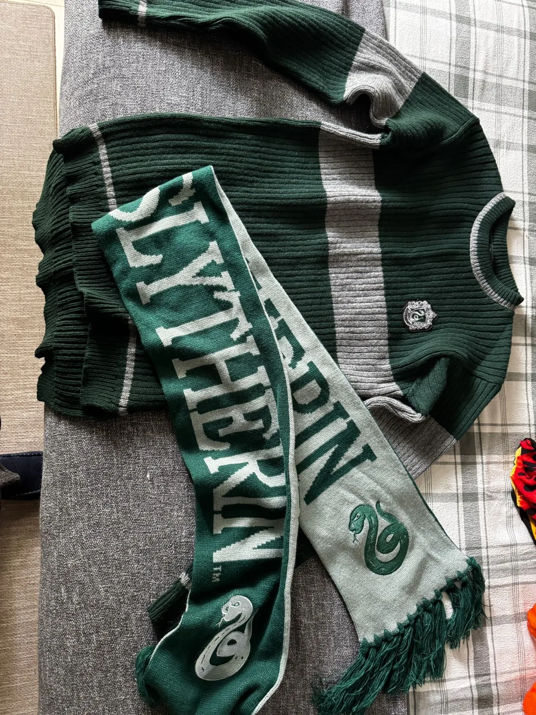 Harry Potter Slytherin Quidditch Sweater XLG thumbnail