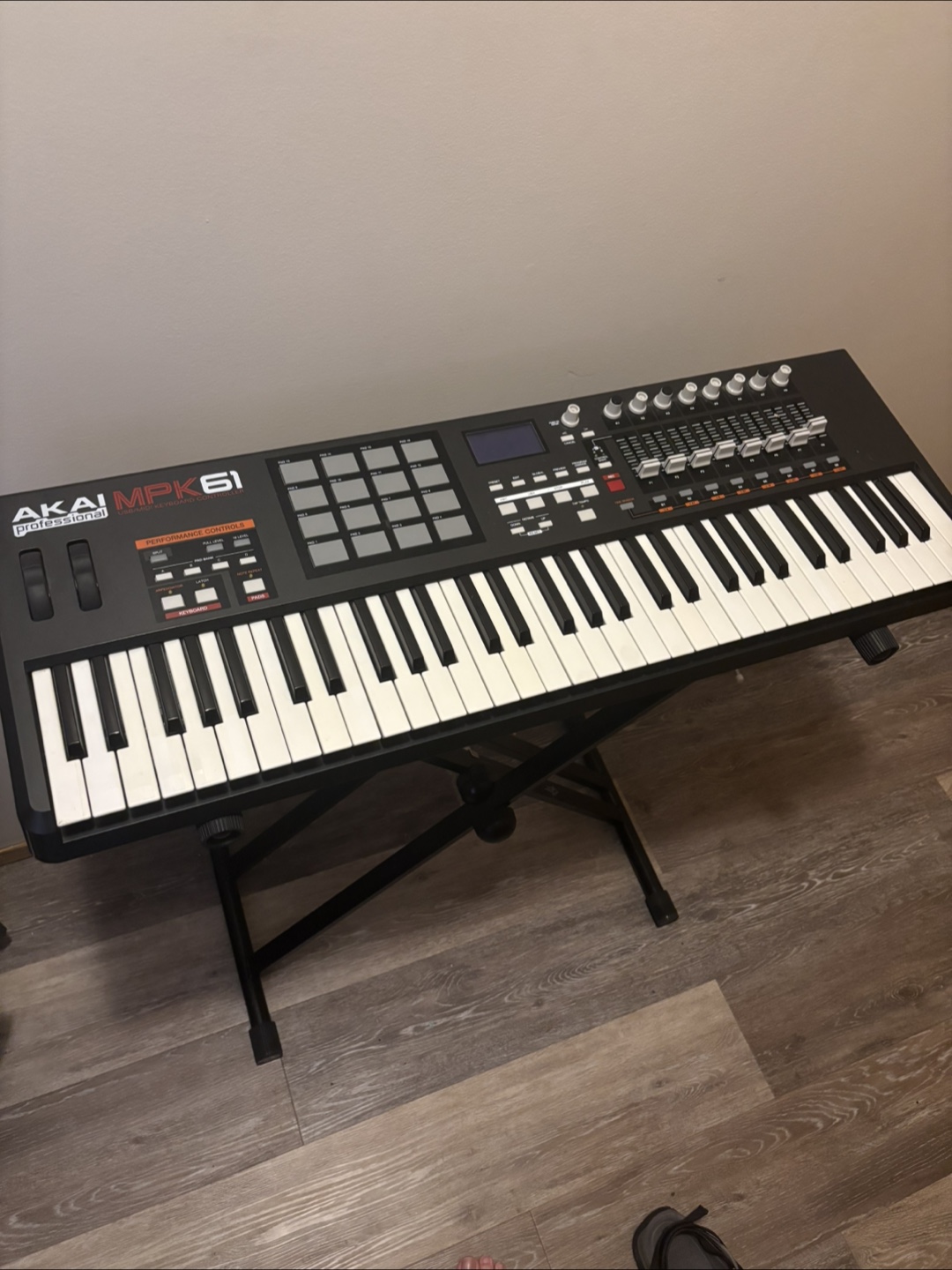 Akai MPK61 MIDI Keyboard - photo 2