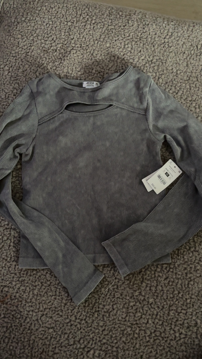 Garage & Aerie Tops - Bundle of 4 - photo 3