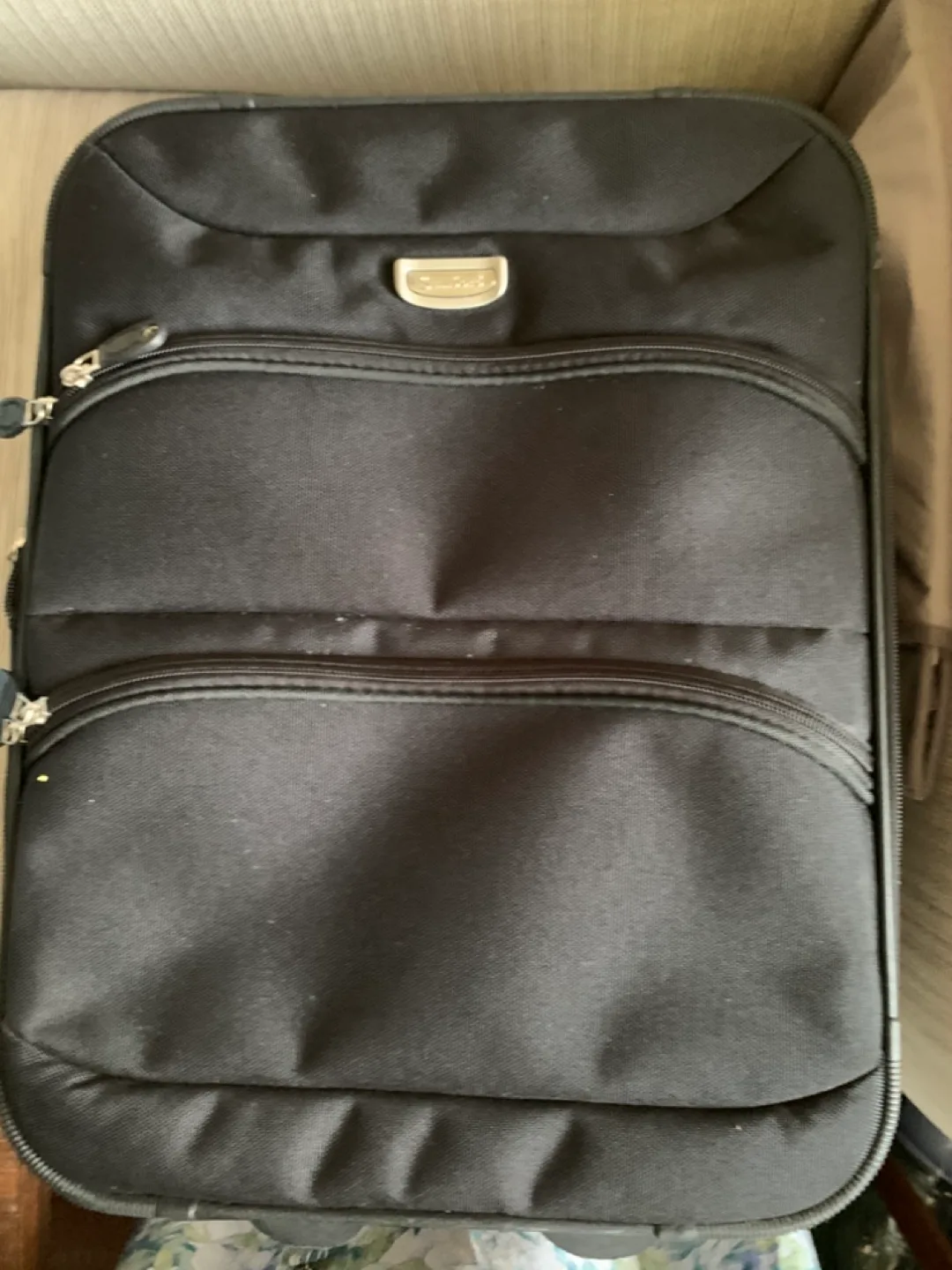 Samboro Black Carry-On Suitcase thumbnail