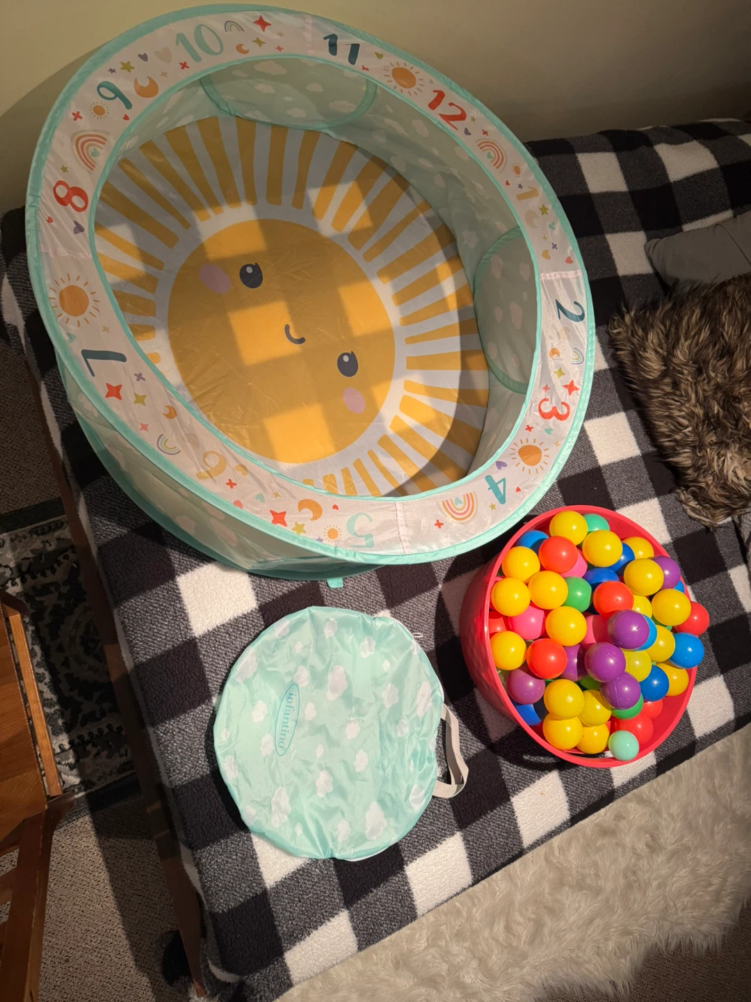 Infantino Ball Pit with Balls