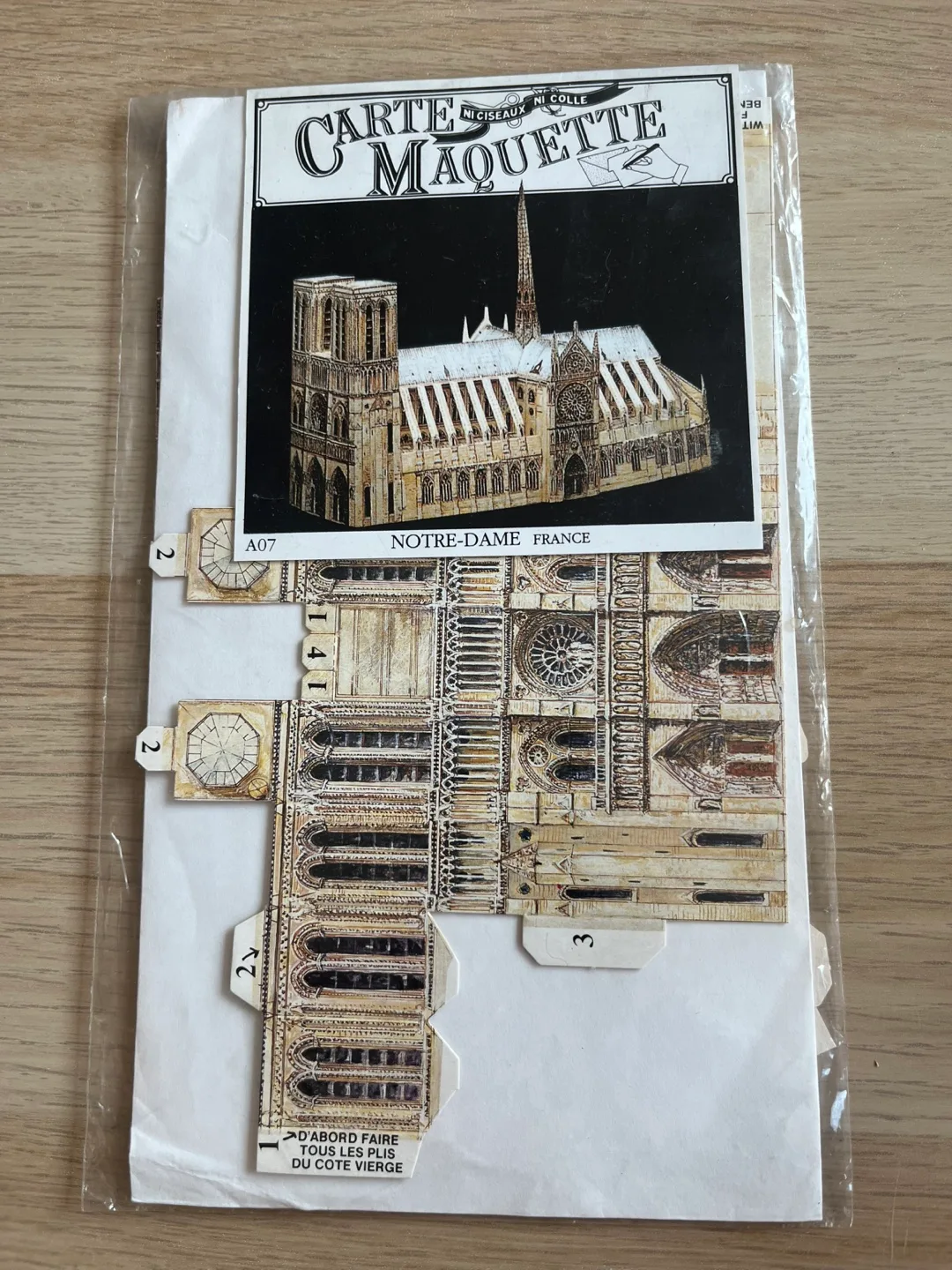 1991 Collectors Edition Carte Maquette Notre-Dame France thumbnail