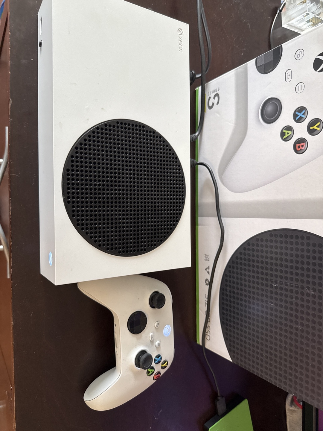 Xbox Series S Console - Like New - photo 3