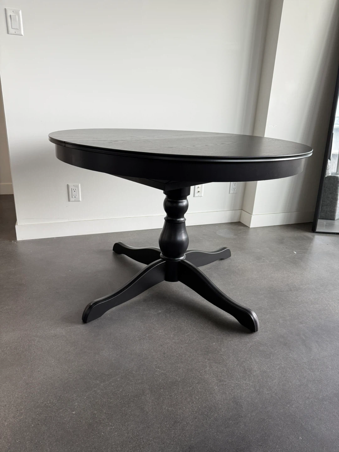 Black Extendable Round Dining Table