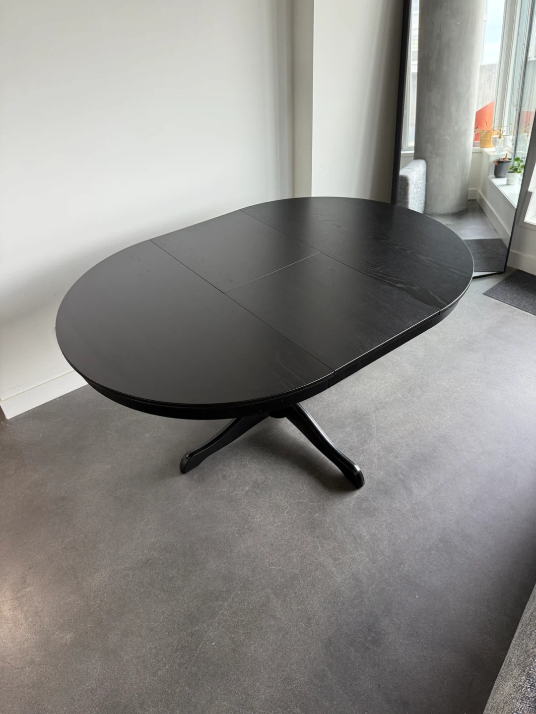 Black Extendable Round Dining Table - photo 3