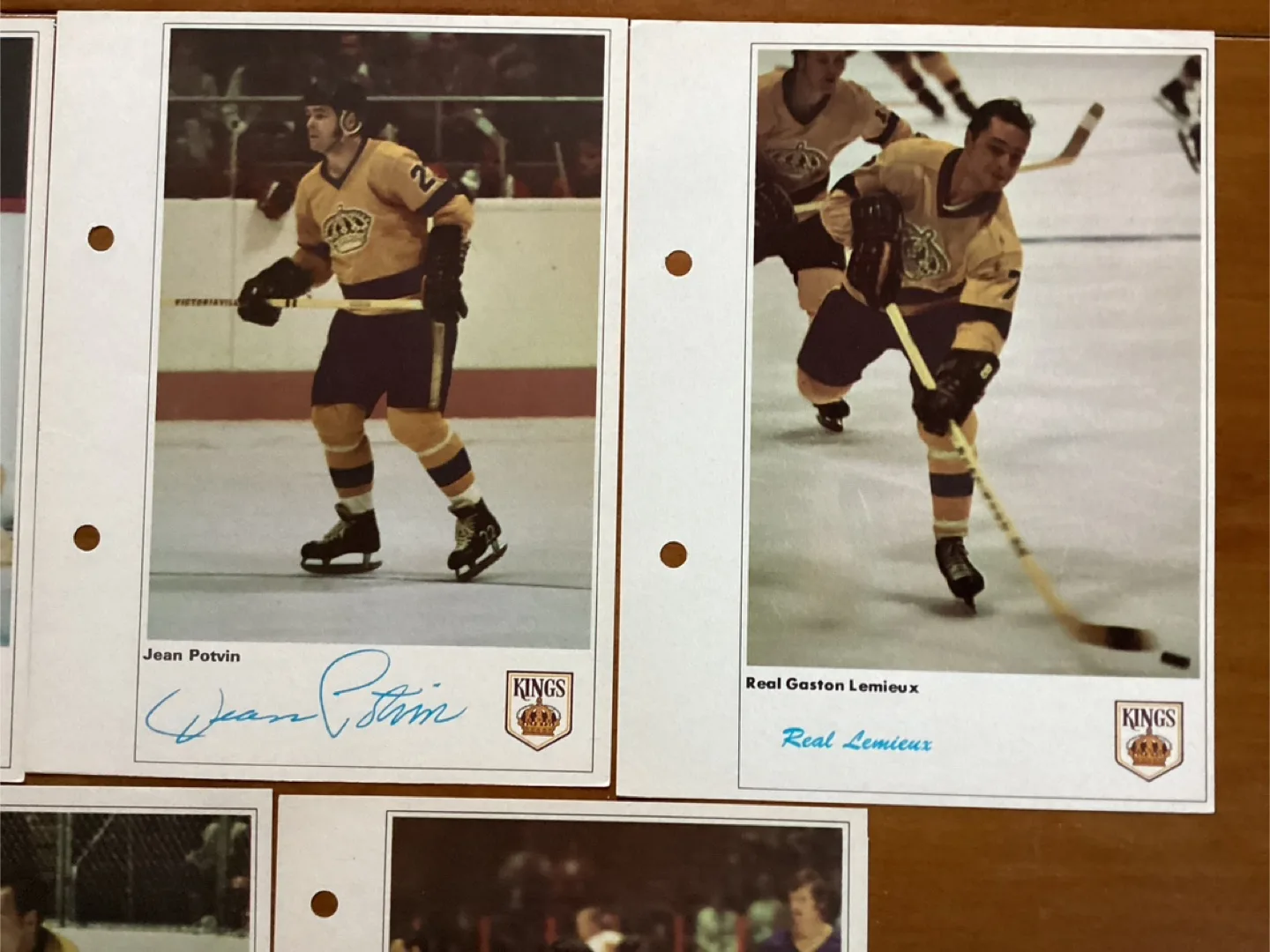 7  1971-72 Toronto Sun NHL Action Players Los Angeles Kings ! image indicator(3)