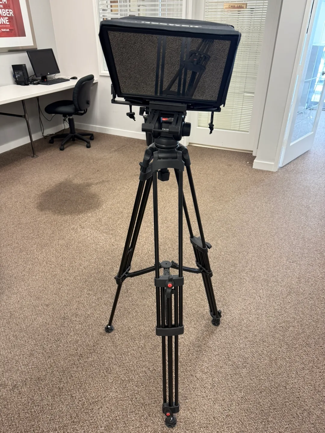 Teleprompter with Tripod thumbnail