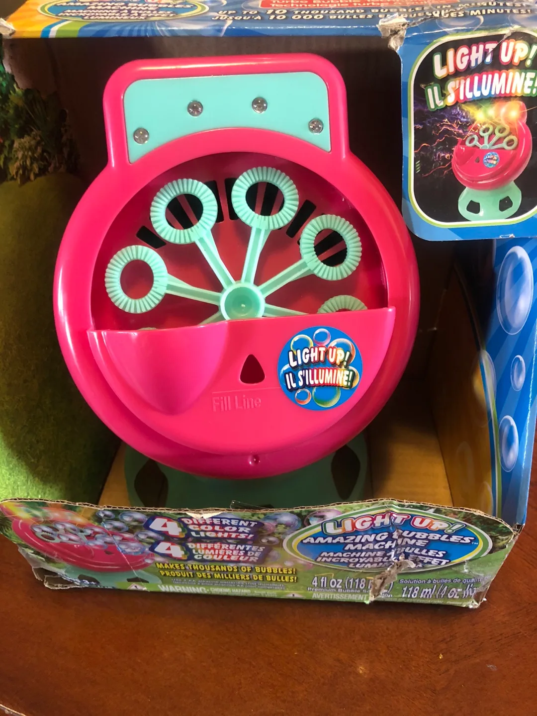 🇨🇦Kids Lot: Light Up Bubbles Machine, Slime, Clay etc image indicator(10)