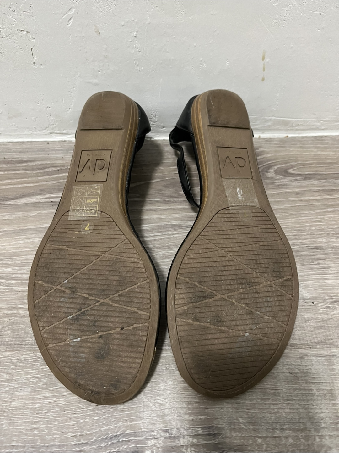 Dolce Vita Black Sandals - Size 7 - photo 5