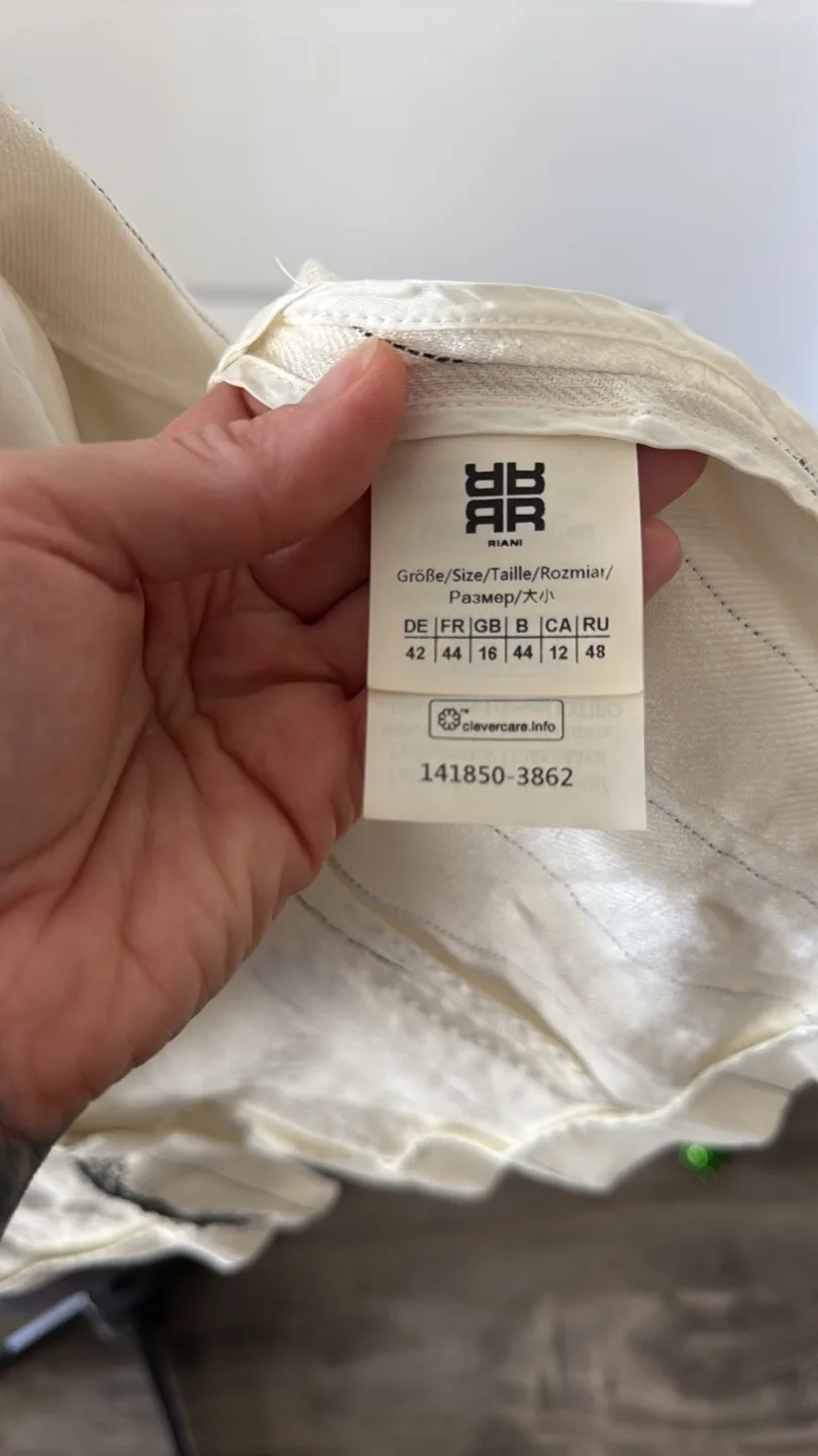 Riani linen blend blazer - size 12 (fits 10) image indicator(9)