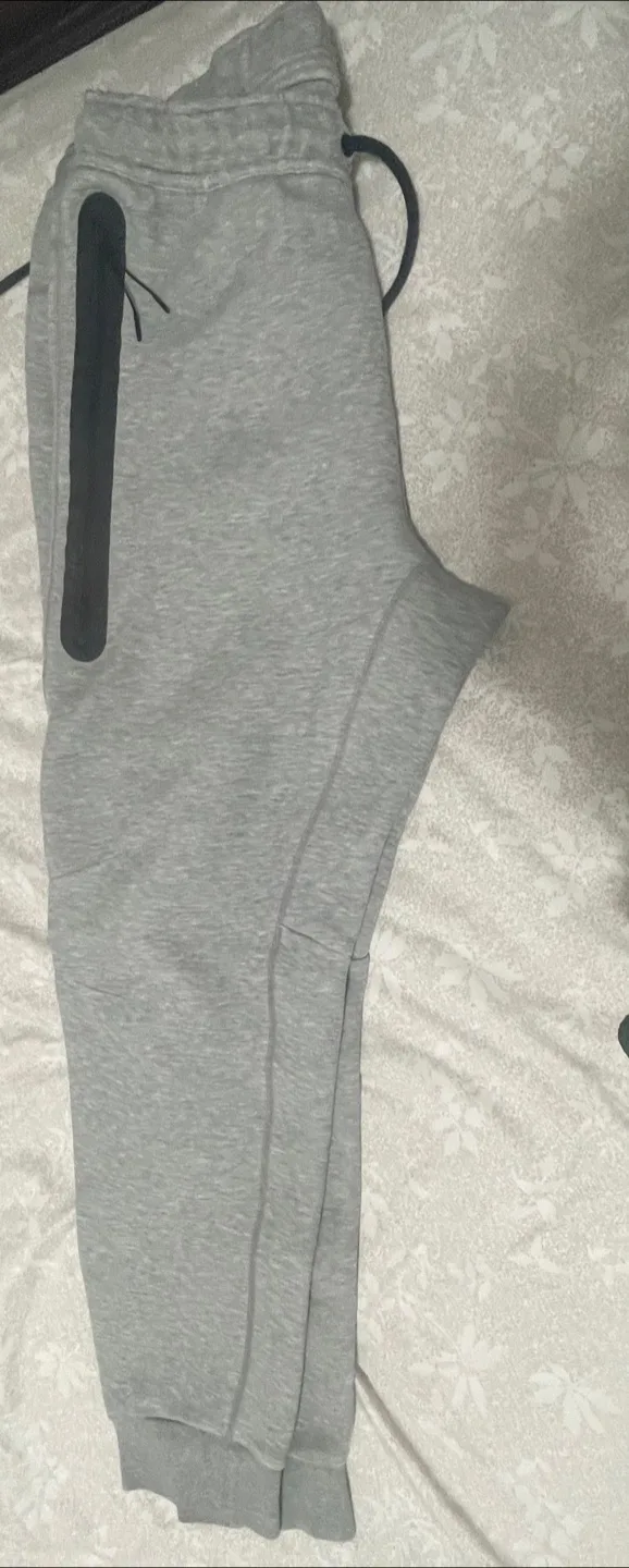 Nike Tech Fleece Pants - Grey image indicator(4)