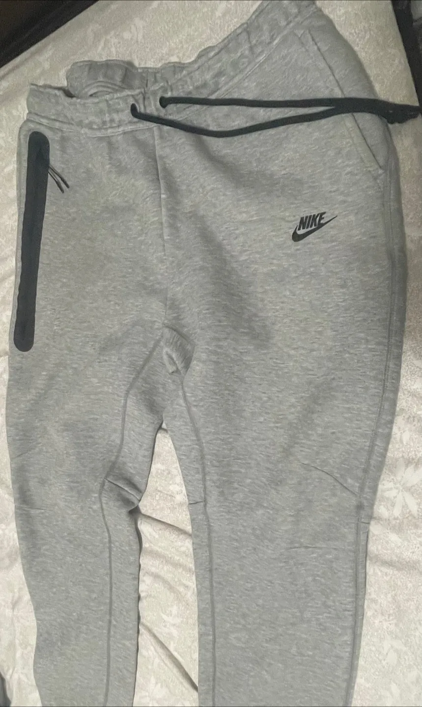 Nike Tech Fleece Pants - Grey image indicator(5)