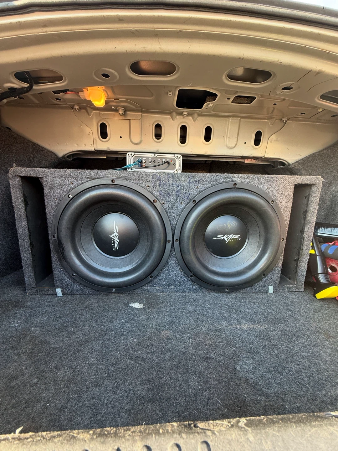 Dual 12inch Subwoofers