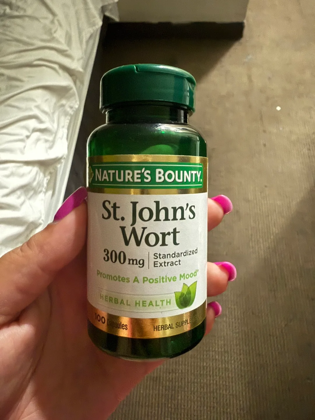 Nature's Bounty St. John's Wort 300mg - 100 Capsules thumbnail