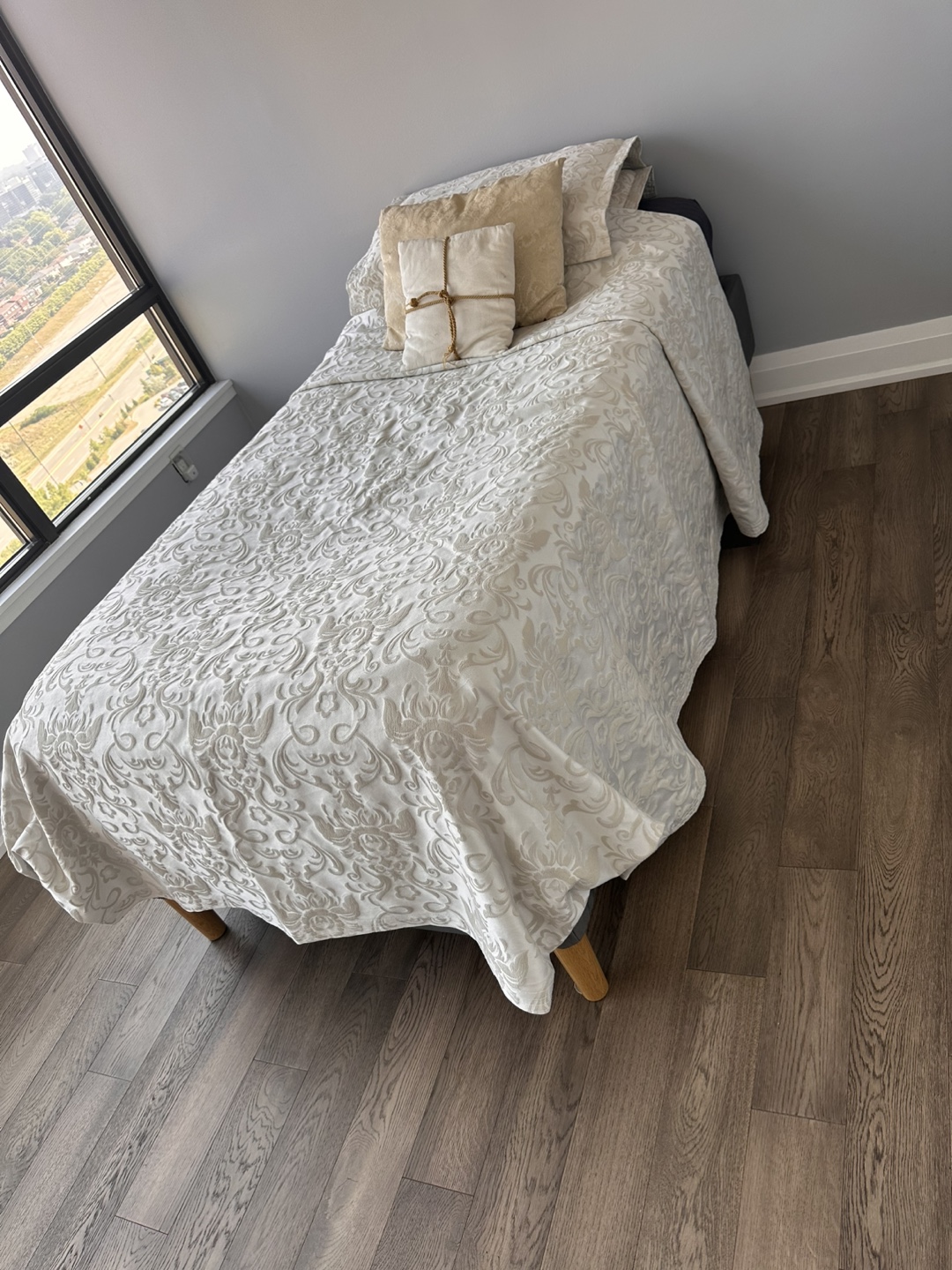 ObusForme Ryley Mattress with base. Single bed