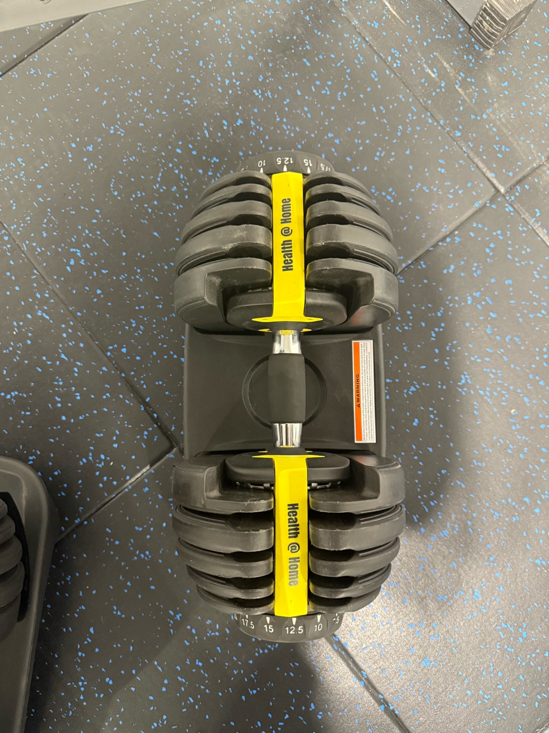 Sturdy Work out bench, adjustable dumbbells and rubber gym mats - photo 3