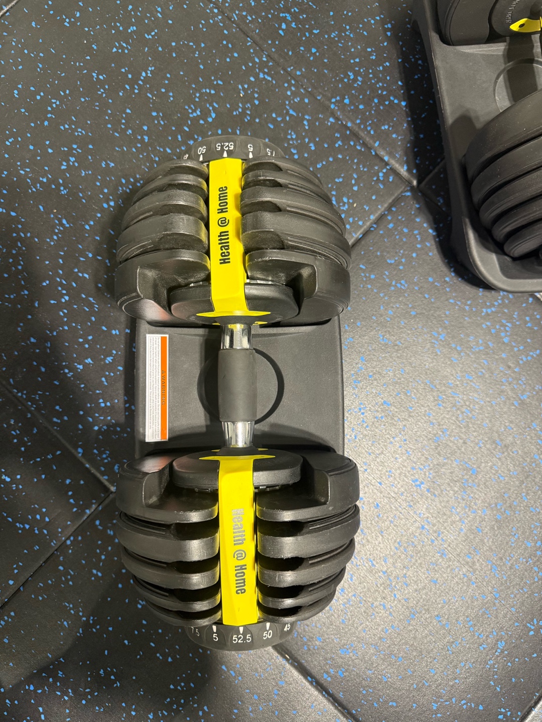 Sturdy Work out bench, adjustable dumbbells and rubber gym mats - photo 2