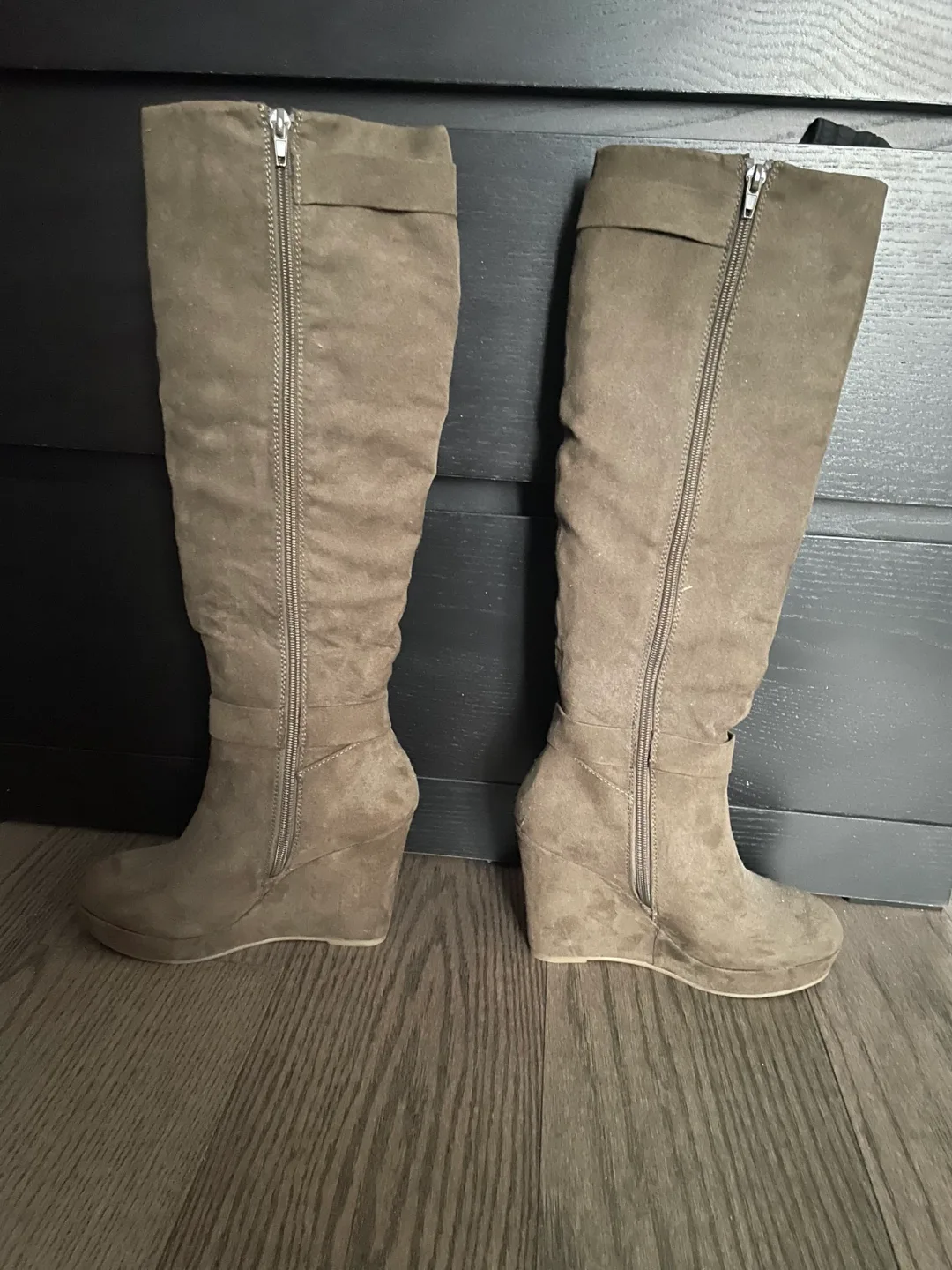 Assorted Women's Knee High Boots image indicator(2)